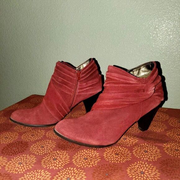 Andrew Geller Womens Shoes Red 8M Suede Fabry Ankle  Booties - Picture 3 of 10